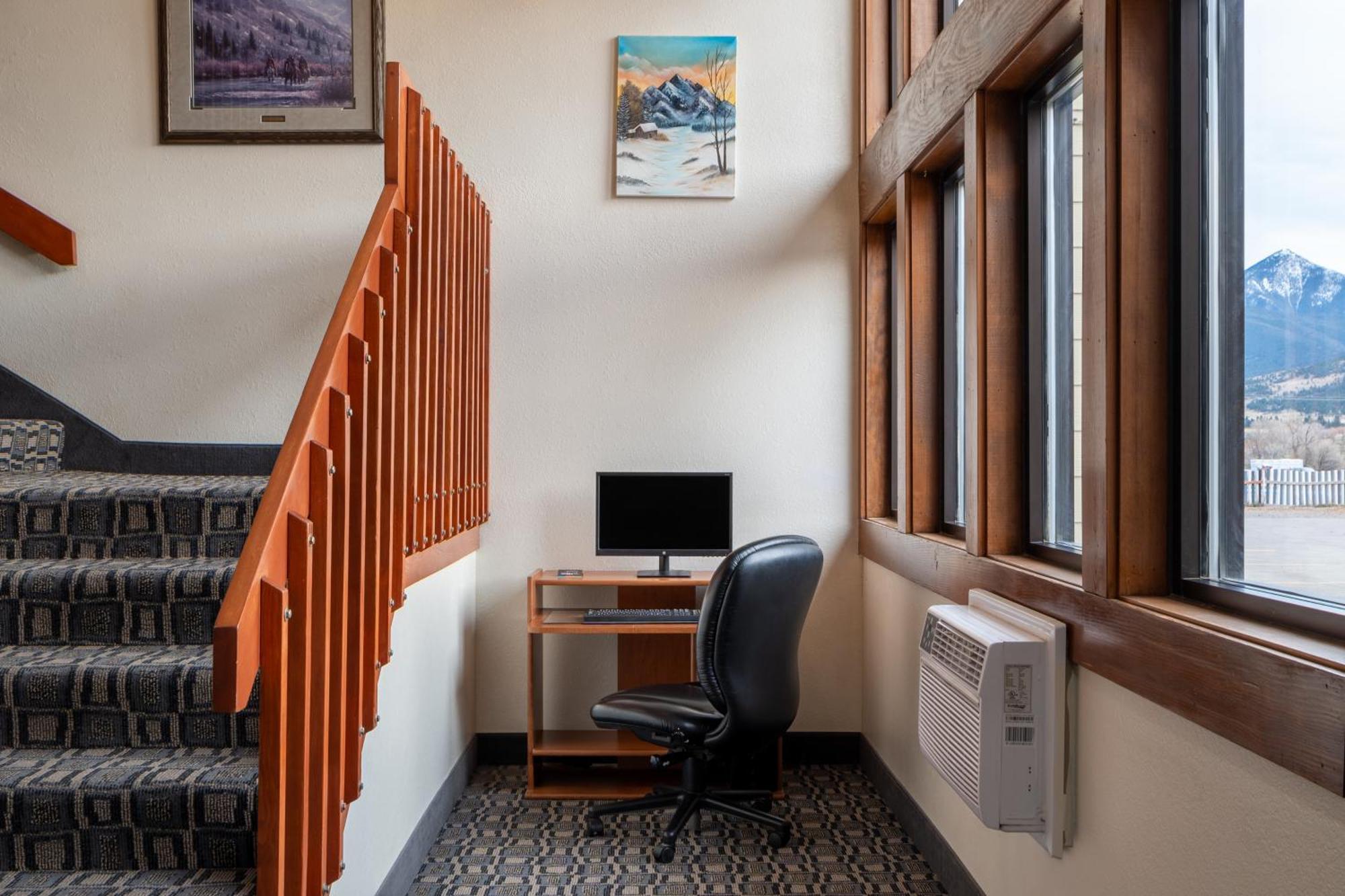 Super 8 By Wyndham Livingston Yellowstone Exterior foto